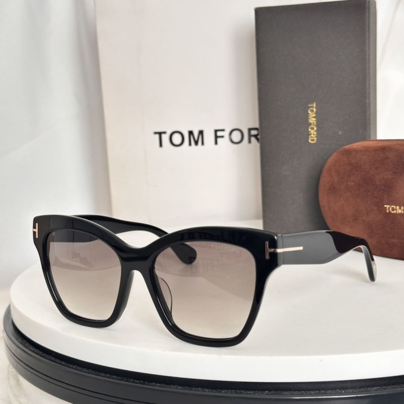 TOM FORD